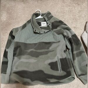 Abercrombie camo fleece